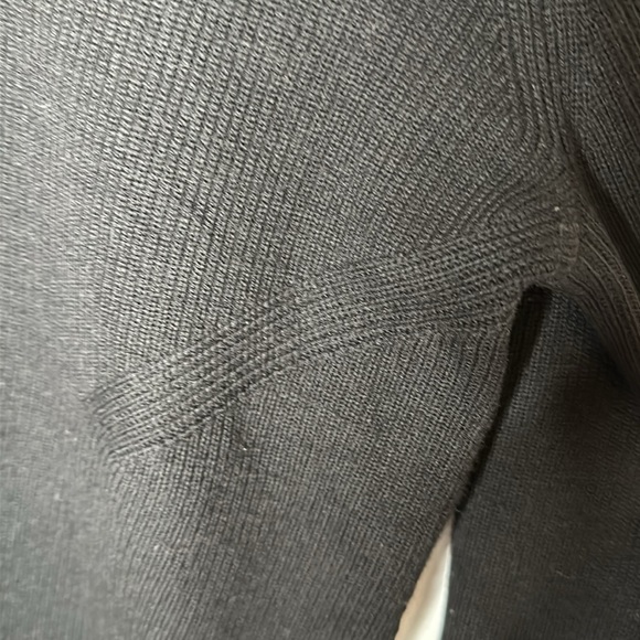 Theory Ronzons Cashwool Merino Wool Black Ribbed v neck Sweater black - Picture 3 of 5